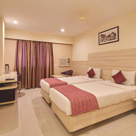 Hotel Sooriya Residency Chennai Zewnętrze zdjęcie