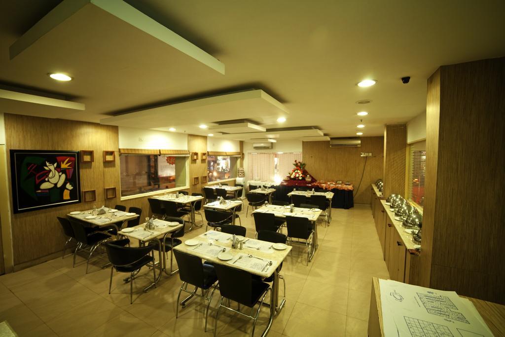 Hotel Sooriya Residency Chennai Zewnętrze zdjęcie